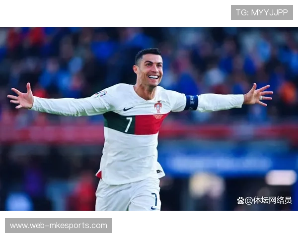 飞机降落时现身的足球巨星引发机场惊艳目光引领全场聚焦